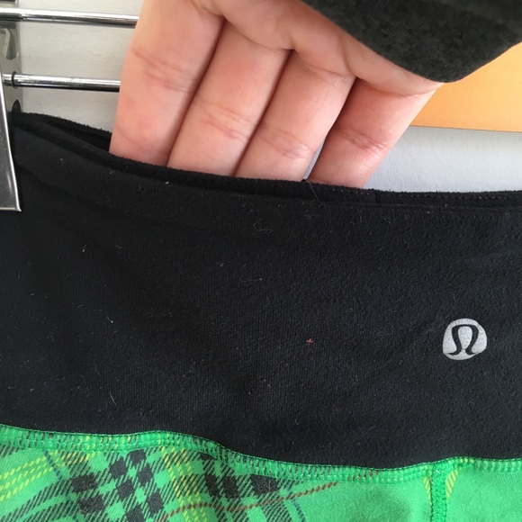 Lululemon Green Plaid Crop Legging women size 6 - Picture 2 of 7